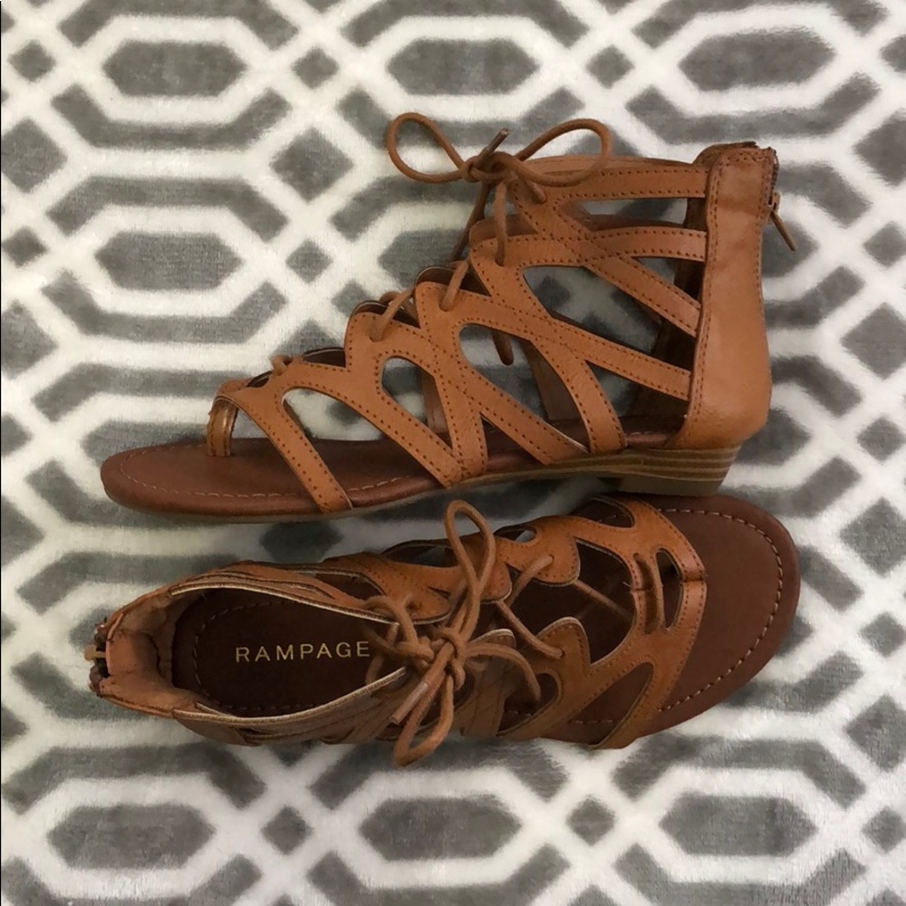 Lace up sandals (low heel)